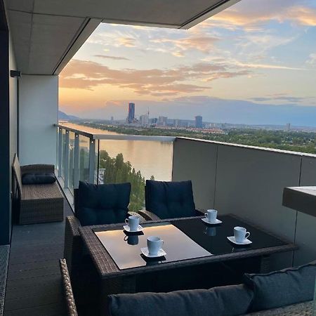 Luxury Waterfront Sky Residence Wien Exterior foto