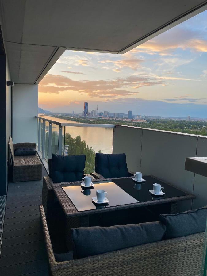 Luxury Waterfront Sky Residence Wien Exterior foto