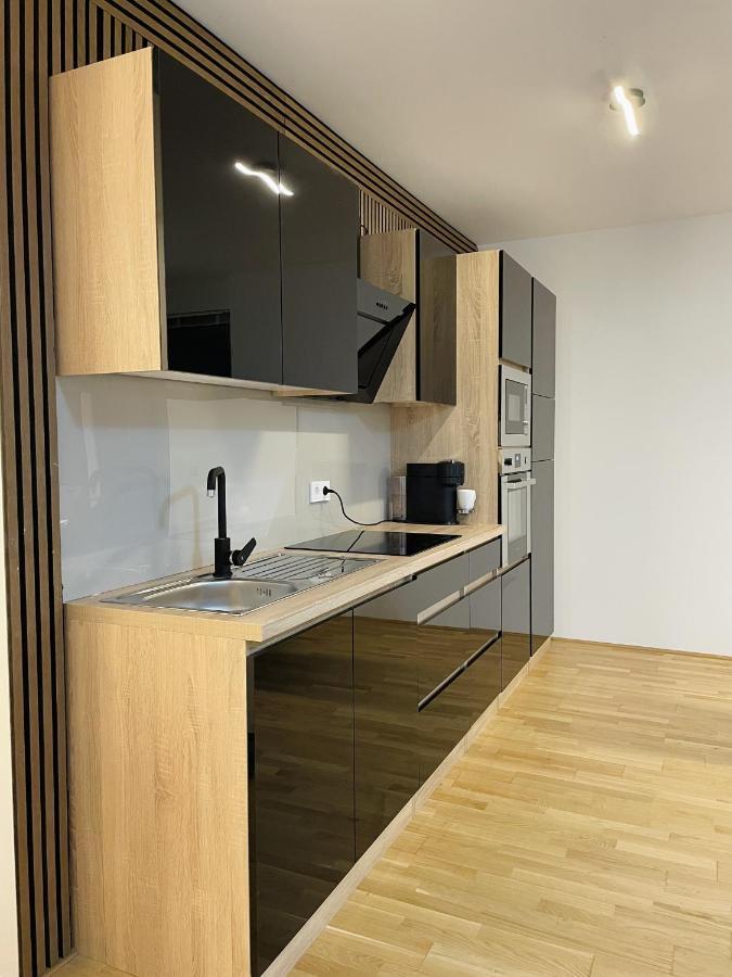 Luxury Waterfront Sky Residence Wien Exterior foto