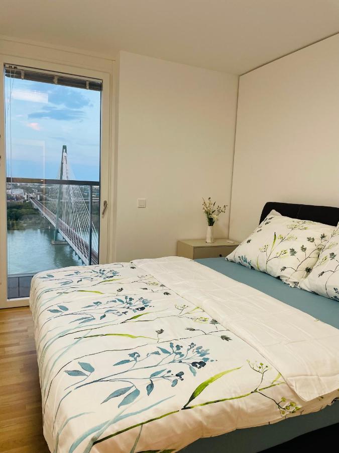 Luxury Waterfront Sky Residence Wien Exterior foto