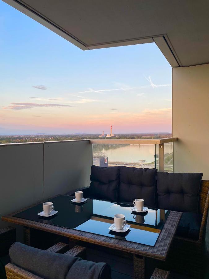 Luxury Waterfront Sky Residence Wien Exterior foto